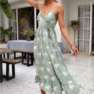 V-Neck Green Floral Cami Midi Dress Ruffle Hem Spaghetti Strap Sexy Summer